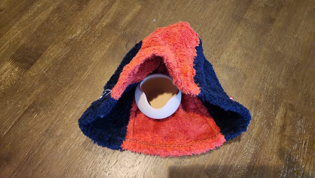 サウナハットにたまも～るを包むイメージ