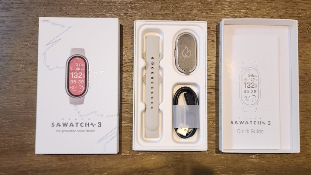 サウォッチ3の箱、本体、バンド、充電ケーブル、Quick Guideの同梱物写真